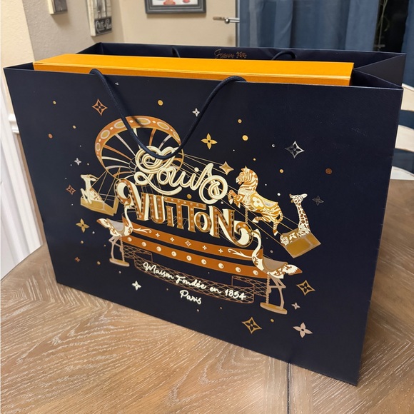 Louis Vuitton Jouyeuses Fêtes Gift Bag, Box, and Ribbon - Picture 8 of 8